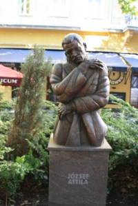 A fine Hungarian poet who Wrote with and without rhyme