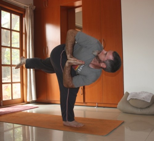 parivrtta ardha chandrasana