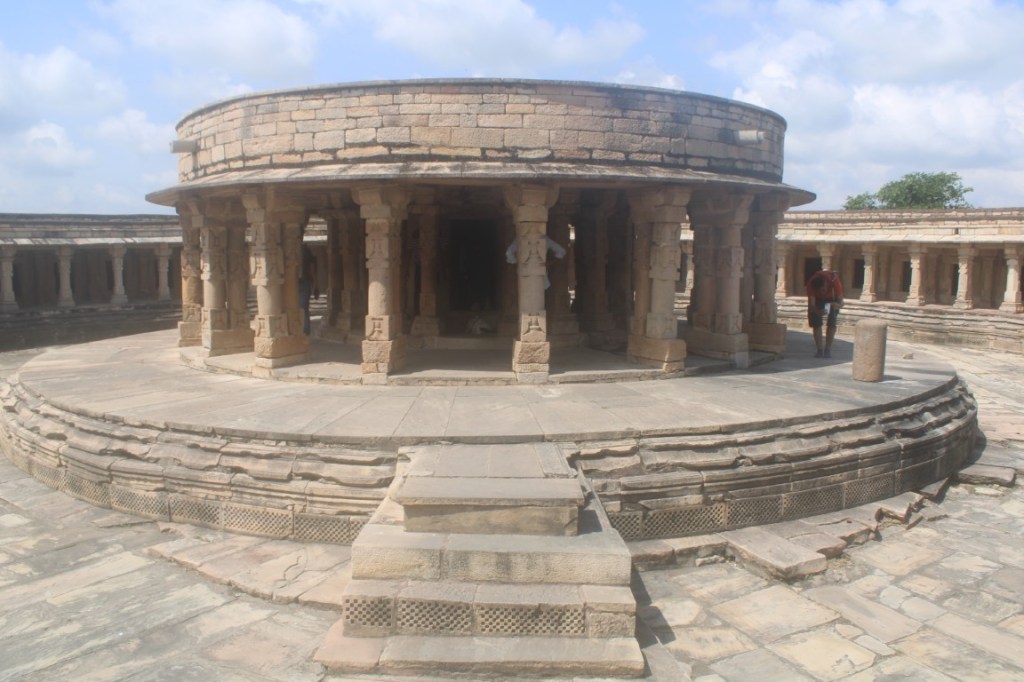 Ekattarso Mahadev Mandir (a.k.a. Chausath Yogini Temple); Morena; north of Gwalior in Madhya Pradesh, India. Inner sanctum from the entry.