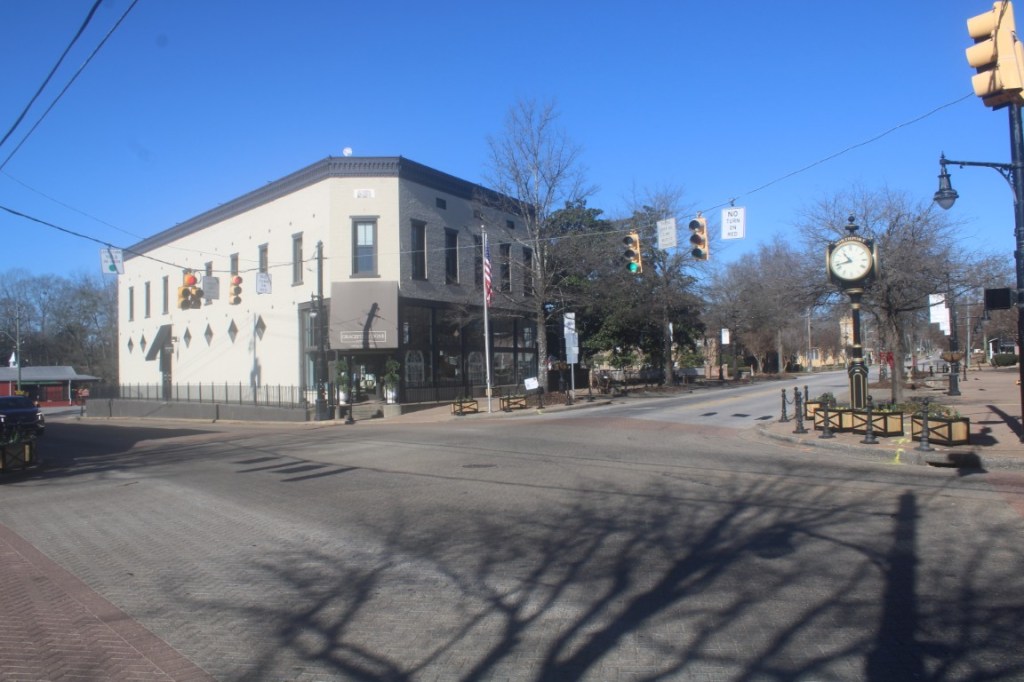 Crossroads in Northport, Alabama.