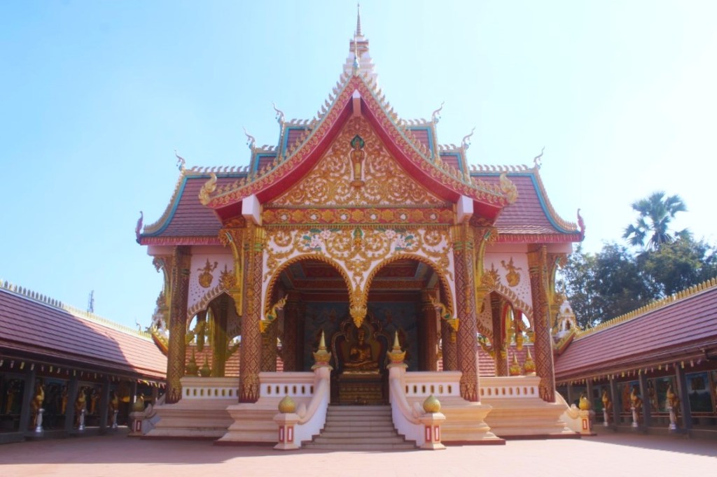 Photograph of Wat Hosantinimit in Vientiane, Laos -- a Buddhist temple located near the Patuxay.