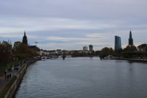 Photograph of the Main River as it flows through Frankfurt am Main. 