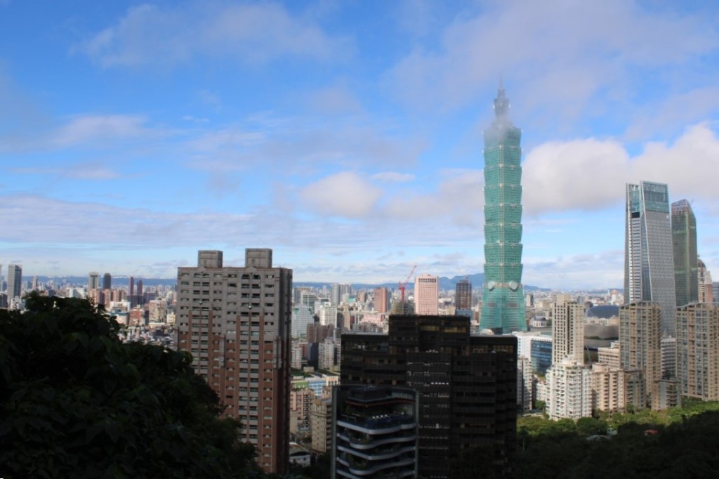 Photograph of Taipei, Taiwan taken from Elephant Mountain Trail. 