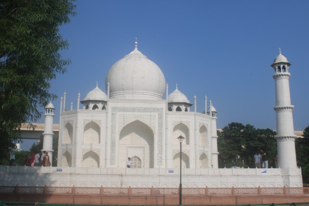 Photograph of the scale-model Taj Mahal at 7 Wonders in the Eco Park of Kolkata, India.
