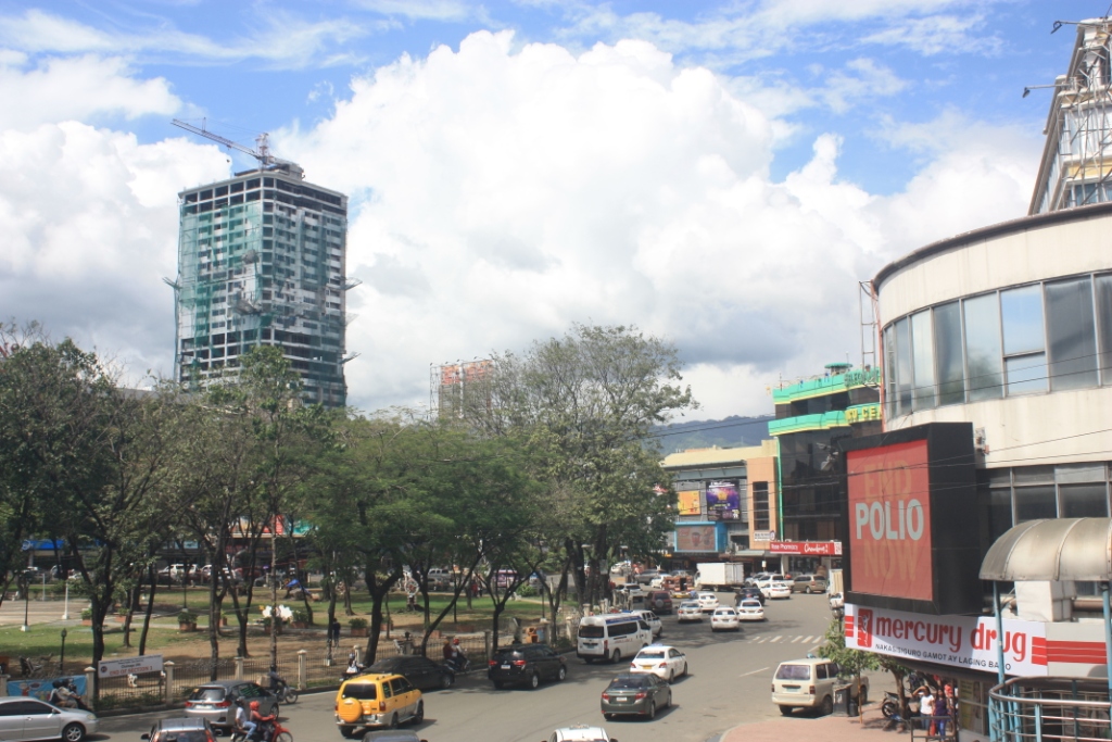 Photograph of Fuente Osmeña Cir in Cebu City, Philippines.