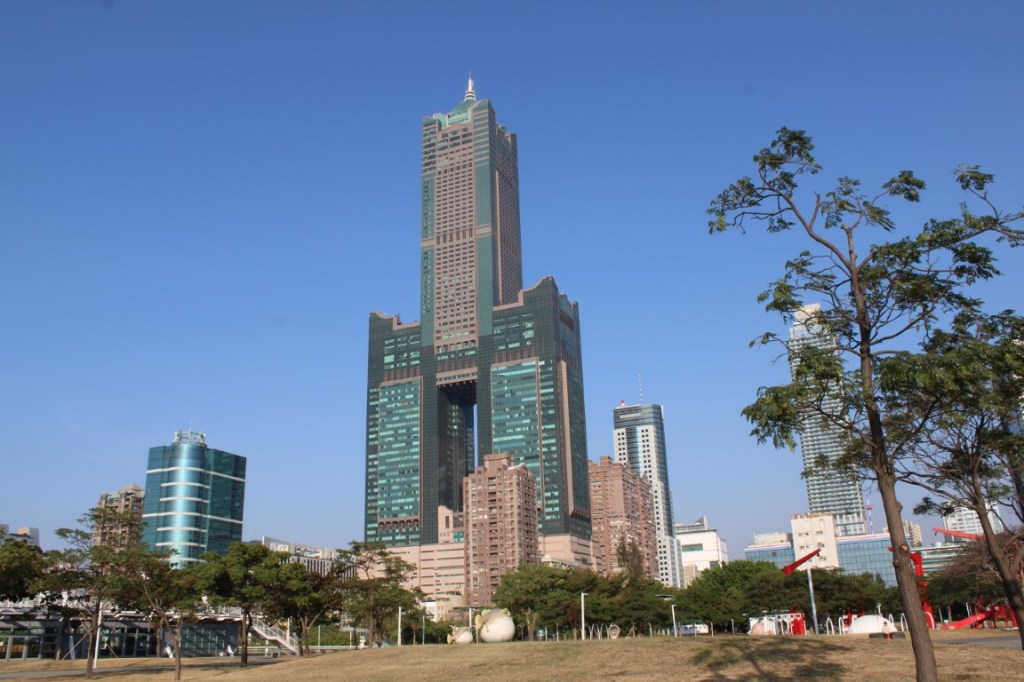 Photograph of Kaohsiung, Taiwan's 85 Sky Tower, taken from Singuang Riverside Park.