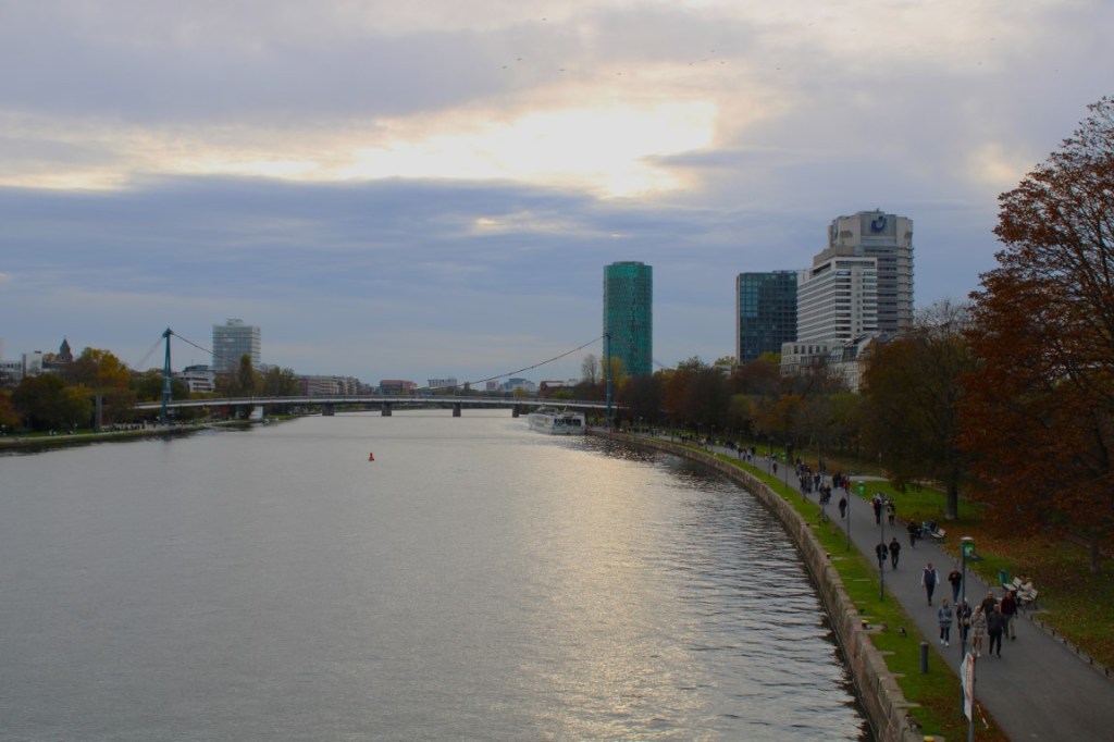 Photograph of the Main River taken from the Holbeinsteg pedestrian bridge.