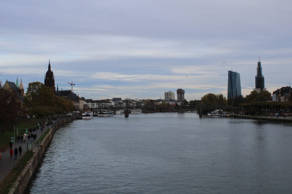 Photograph of the Main River taken from the Holbeinsteg pedestrian bridge.