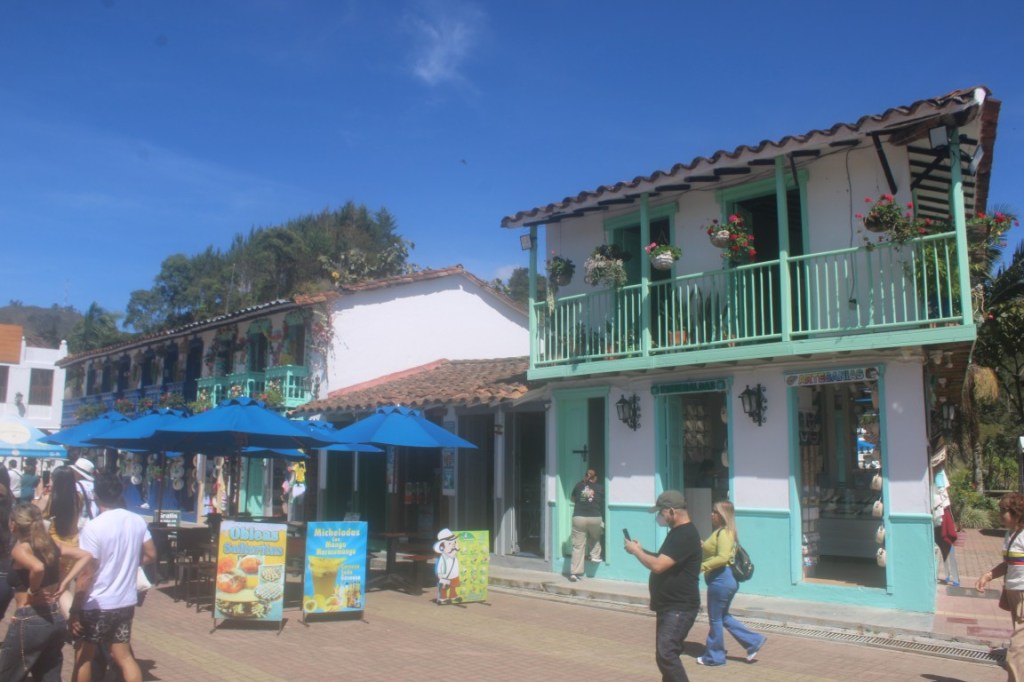 Photograph taken in the town square of Réplica del Vieja Peñol near Guatape, Colombia.