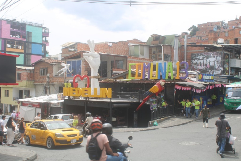 Photograph near the primary entryway into Comuna 13.