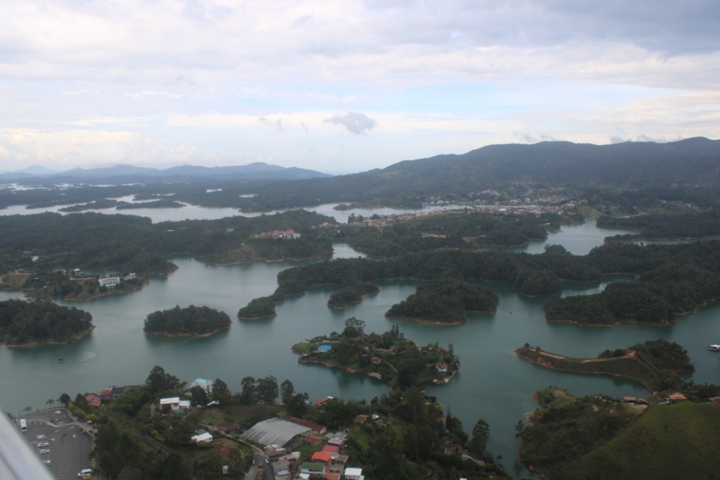 Photograph of the reservoir lake (El Embalse Peñol‑Guatapé)
taken from atop El Peñón de Guatapé.